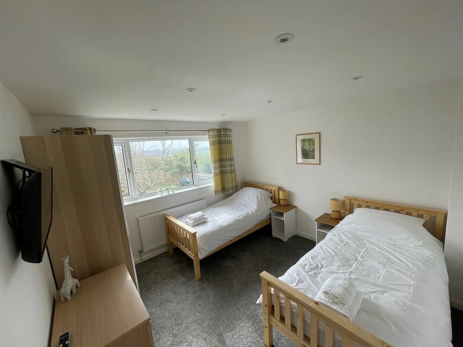 Twin bedroom with two single beds